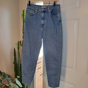 Levis High Waisted Taper Medium Wash Blue Jeans, Size 29in